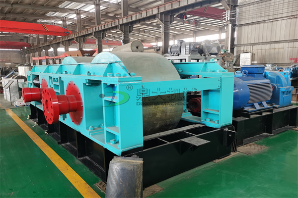 對輥破碎機(jī)輥皮安裝位置 對輥破碎機(jī)輥皮安裝位置