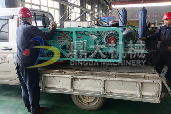 ��݁����C