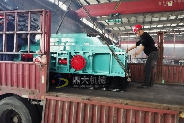 ��݁����C